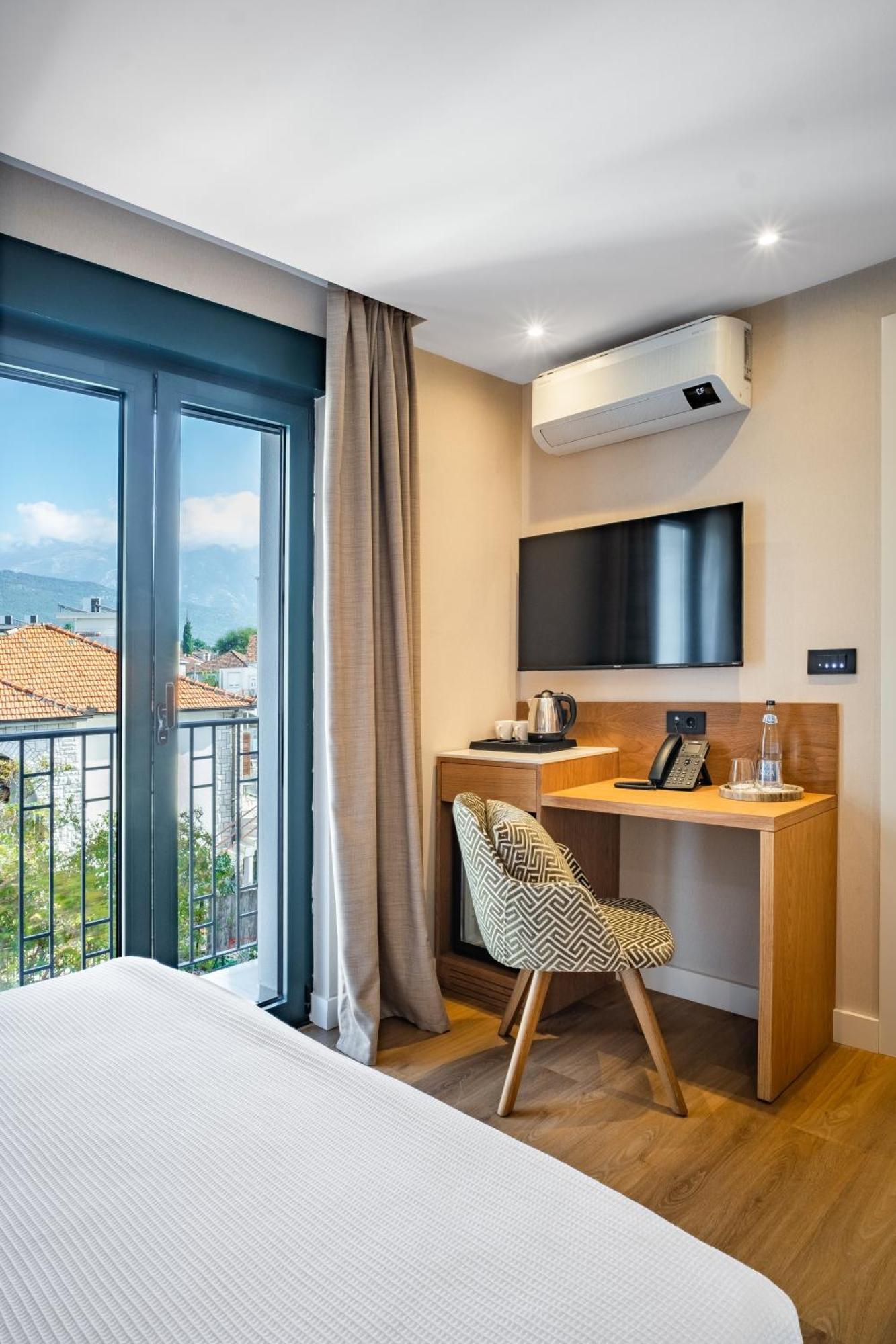 Boutique Hotel Villa Royal Tivat Exterior photo